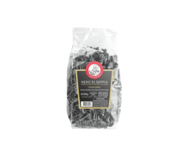 Fusilli con tinta de calamar